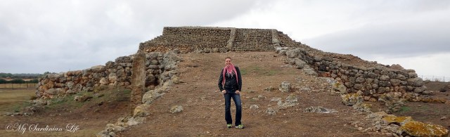 Jennifer Avventura My Sardinian Life Monte d'Accoddi